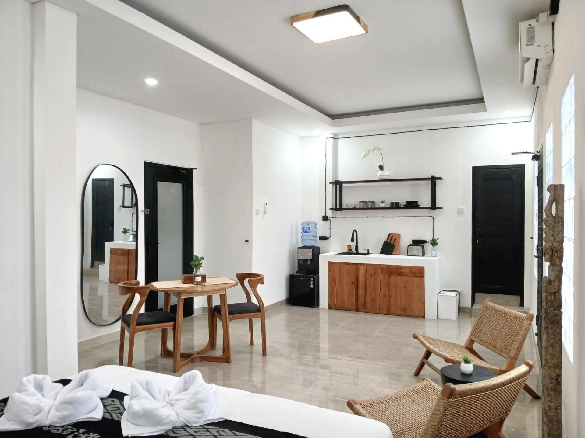 Place To - Cozy Living Seminyak (Bali)